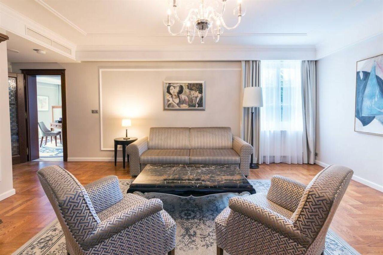 Palace Art Hotel פזינוק מראה חיצוני תמונה