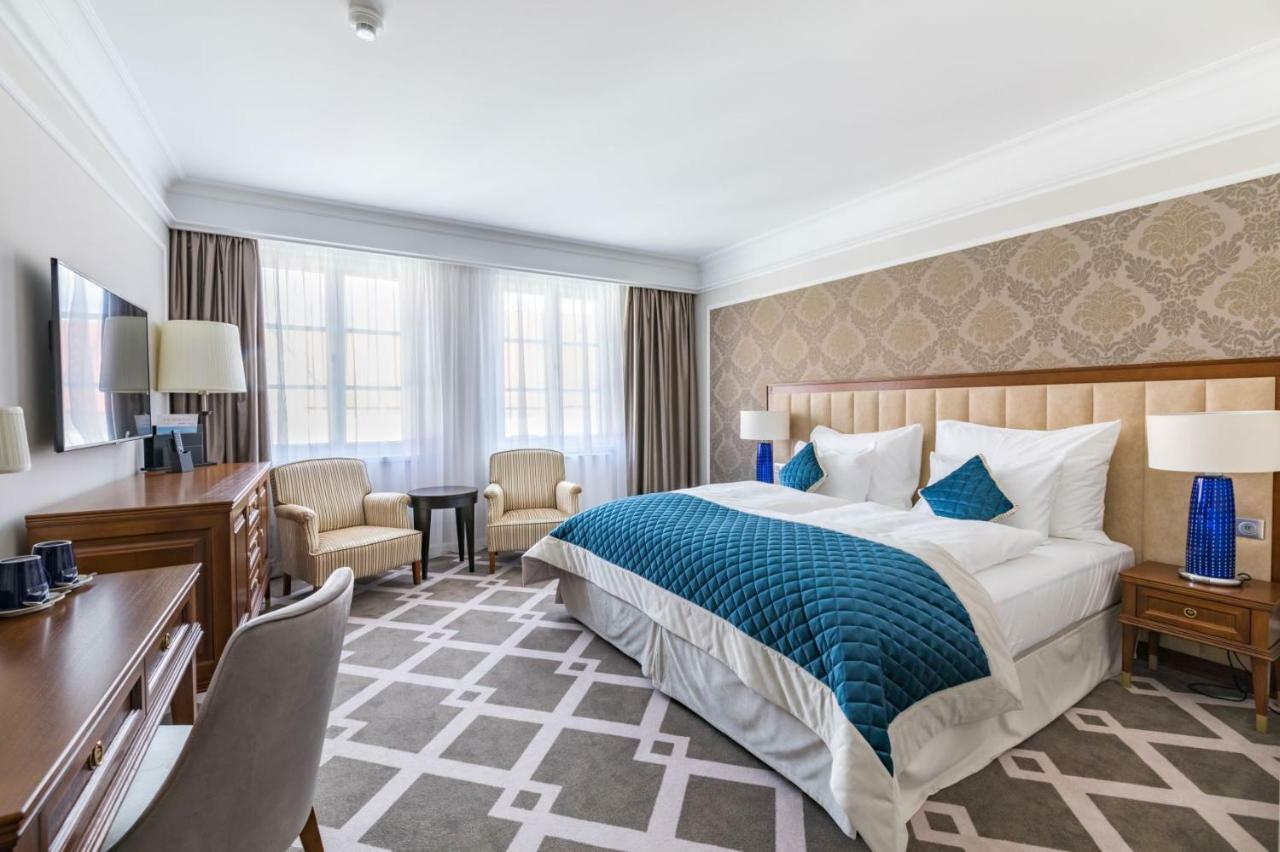 Palace Art Hotel פזינוק מראה חיצוני תמונה
