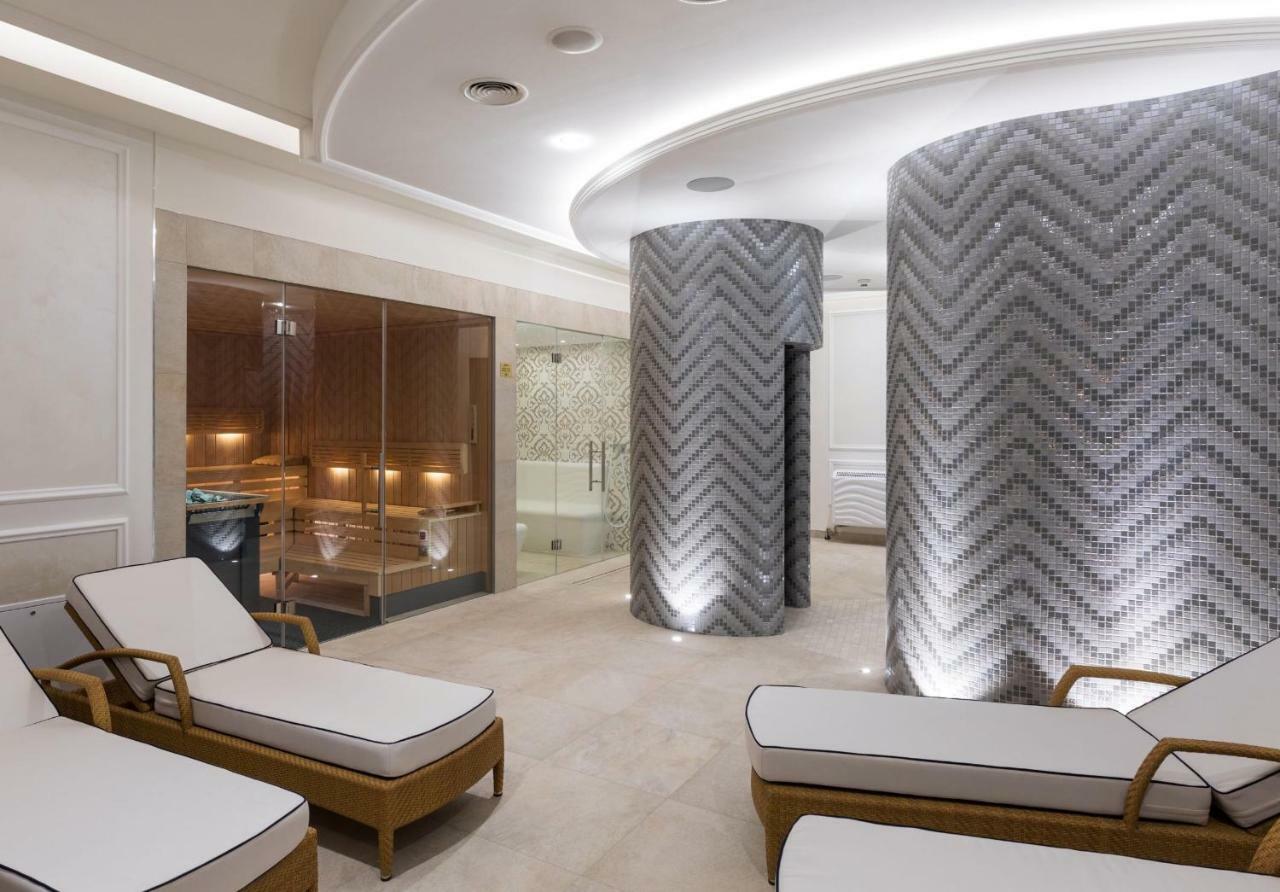 Palace Art Hotel פזינוק מראה חיצוני תמונה