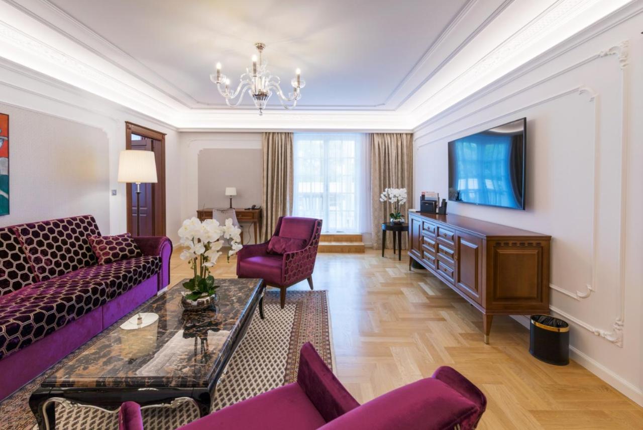 Palace Art Hotel פזינוק מראה חיצוני תמונה